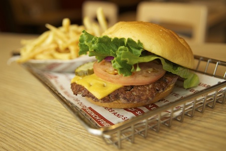 Smashburger_photocredit_Adam_Peariso