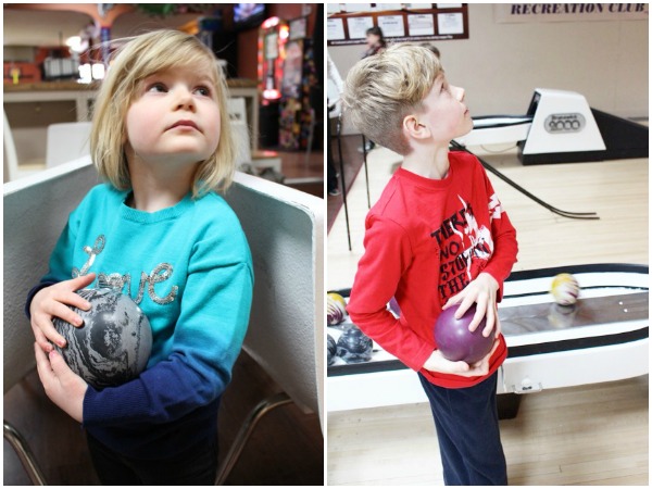 Familien-Bowling in Cochrane