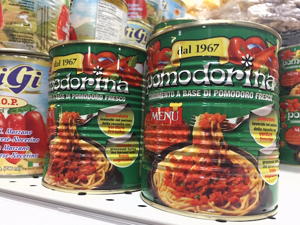 Spinelli Italian Centre Shop tomato sauce