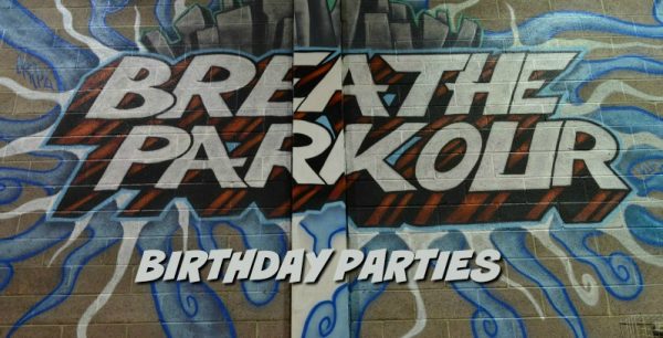As festas de aniversário no Breathe Parkour em Calgary AB farão as crianças subirem pelas paredes! (Diversão em Família Calgary)