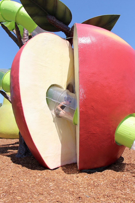 Granary Road-Worm Slide（Family Fun Calgary）