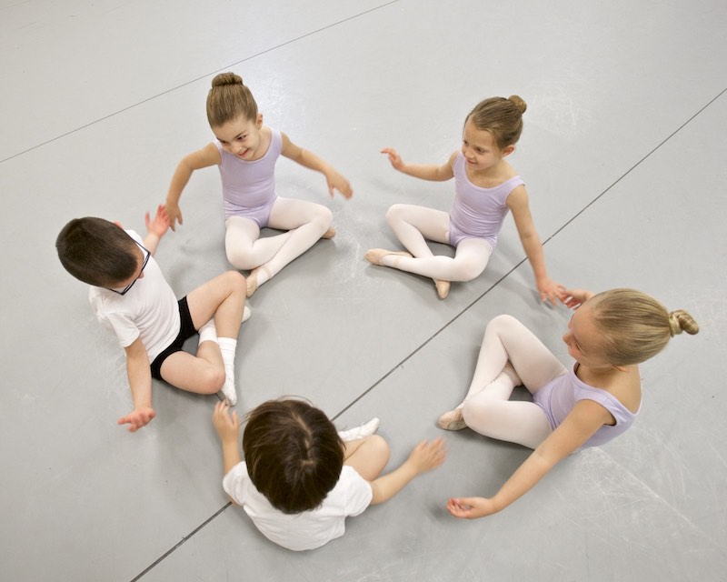 Campamentos de verano de la Escuela de Ballet H/W (Family Fun Calgary)