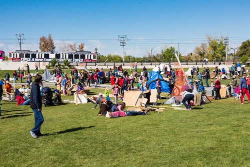 Zona de juegos de aventuras monstruosas (Family Fun Calgary)