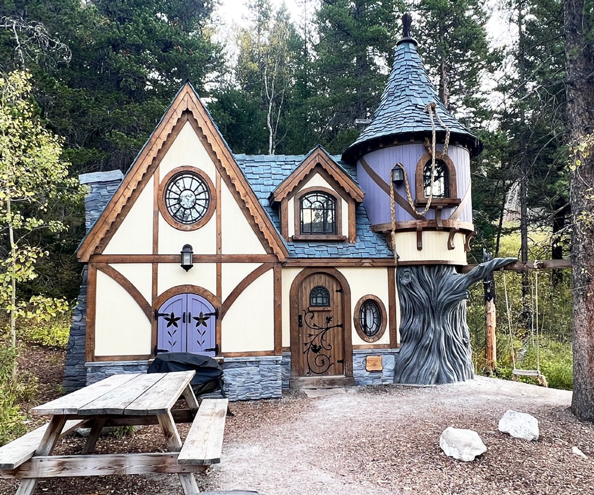 Charmed Resorts Crowsnest Pass Rapunzel's Cottage