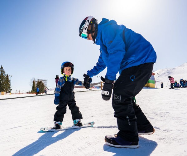 Lecciones de esquí y snowboard de WinSport (diversión familiar en Calgary)