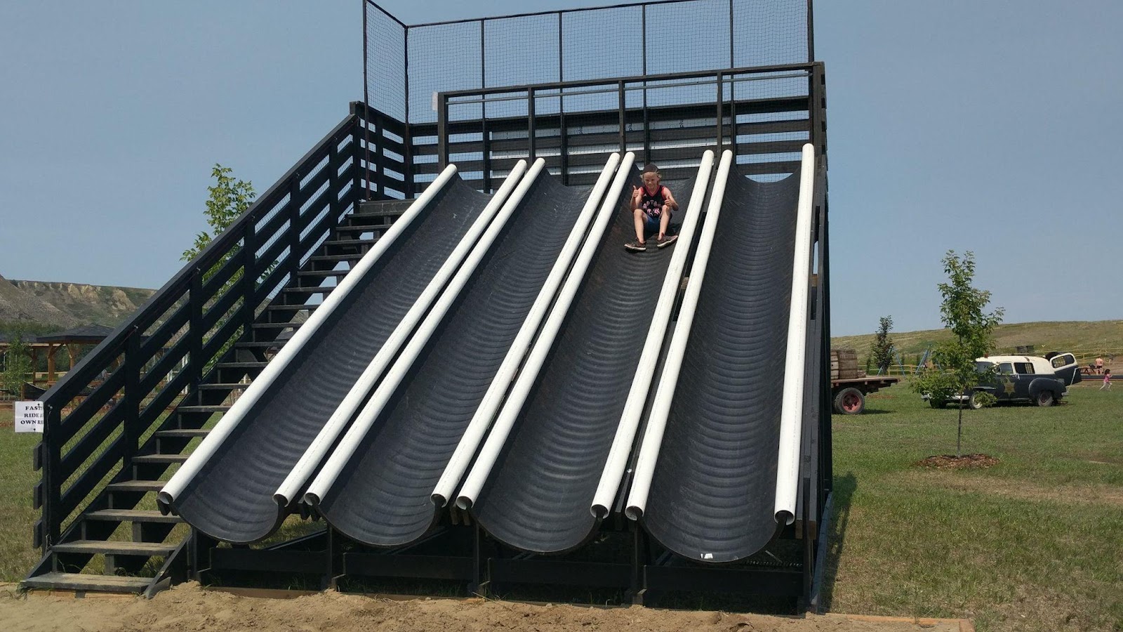 Parque de aventuras al aire libre de Barney (Diversión familiar en Calgary)