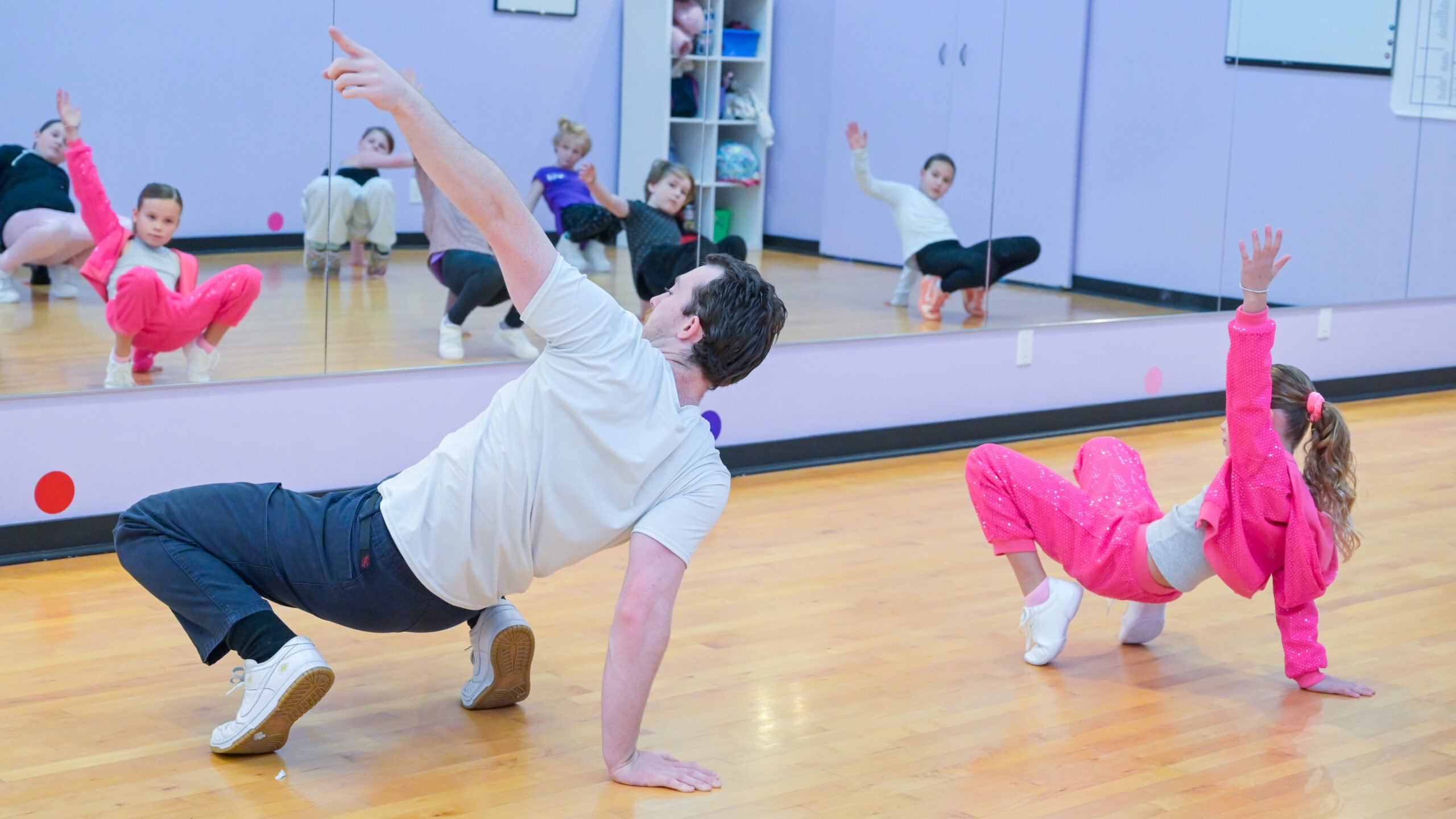Kids Learning Hip-Hop - J'Adore Dance Fall Programs