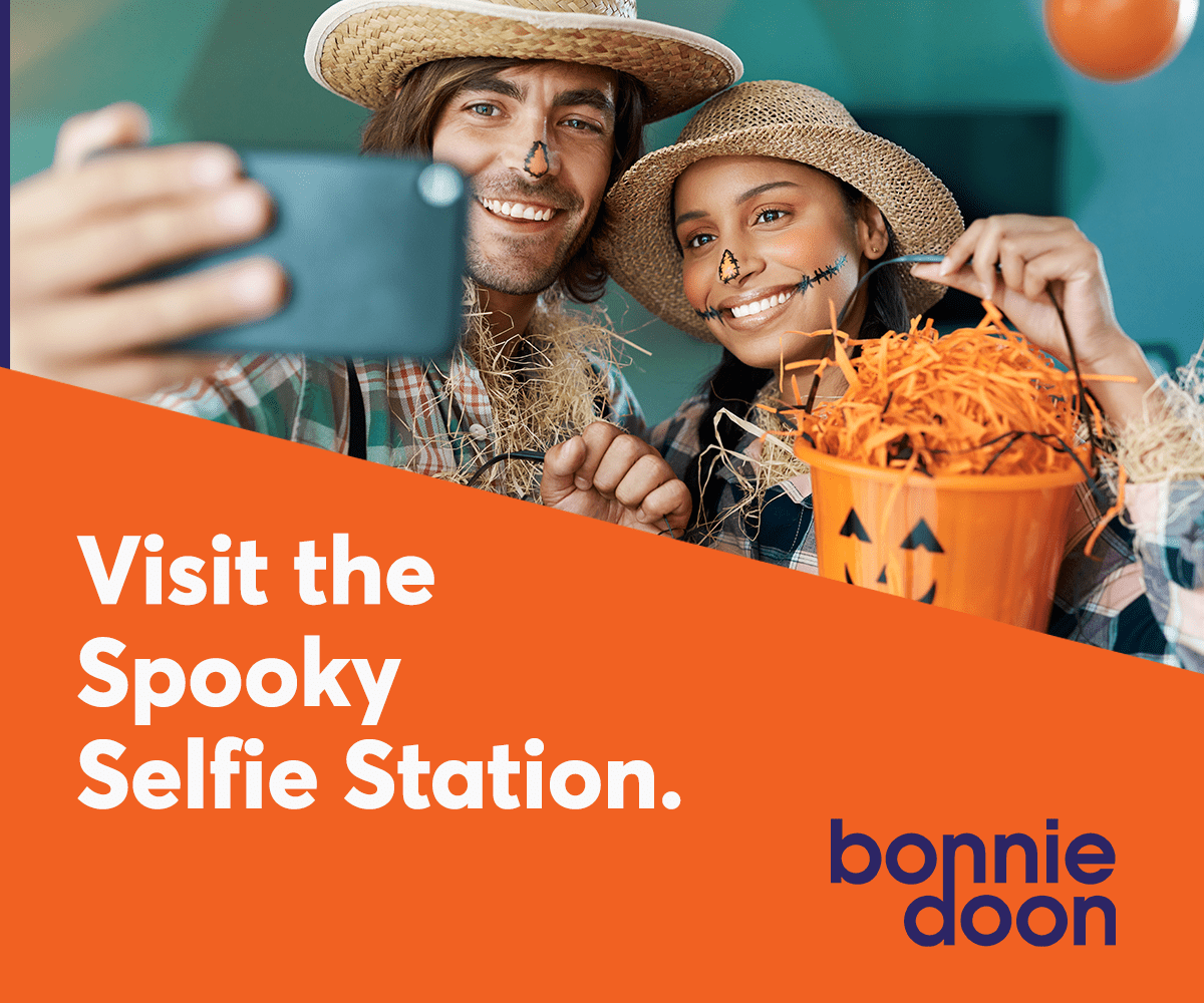 Estación de selfies espeluznante y divertida de Halloween de Bonnie Doon