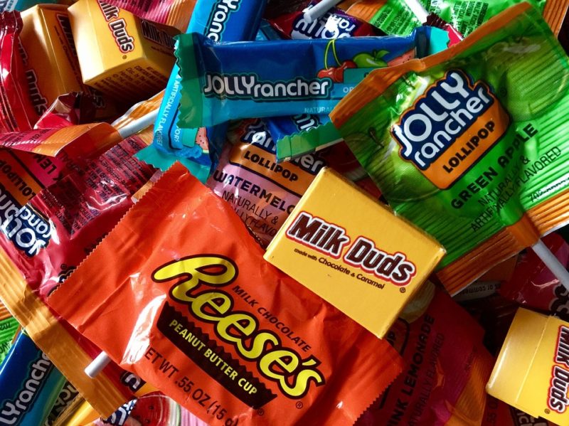 10 maneras de lidiar con el enigma de los dulces de Halloween