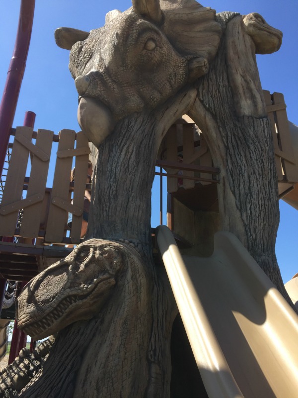 Meadowview Dinosaurier-Spielplatz