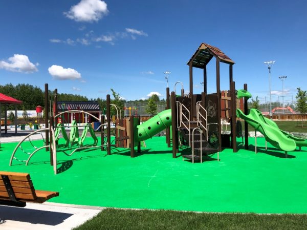 Spray Park y zona de juegos en Ardrossan