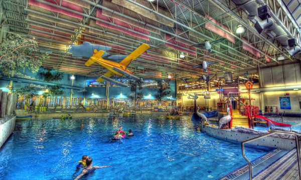 Nadar com um sorriso no McKay Team Aquatic Centre, Millennium Place