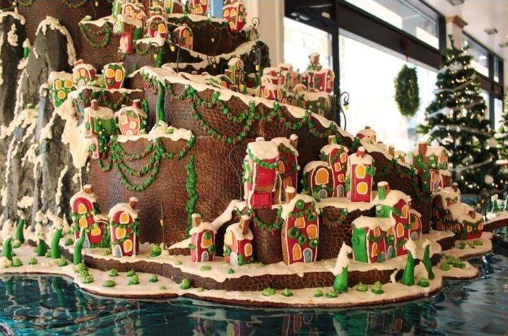 Duchess Bakery Gingerbread Whoville Village
