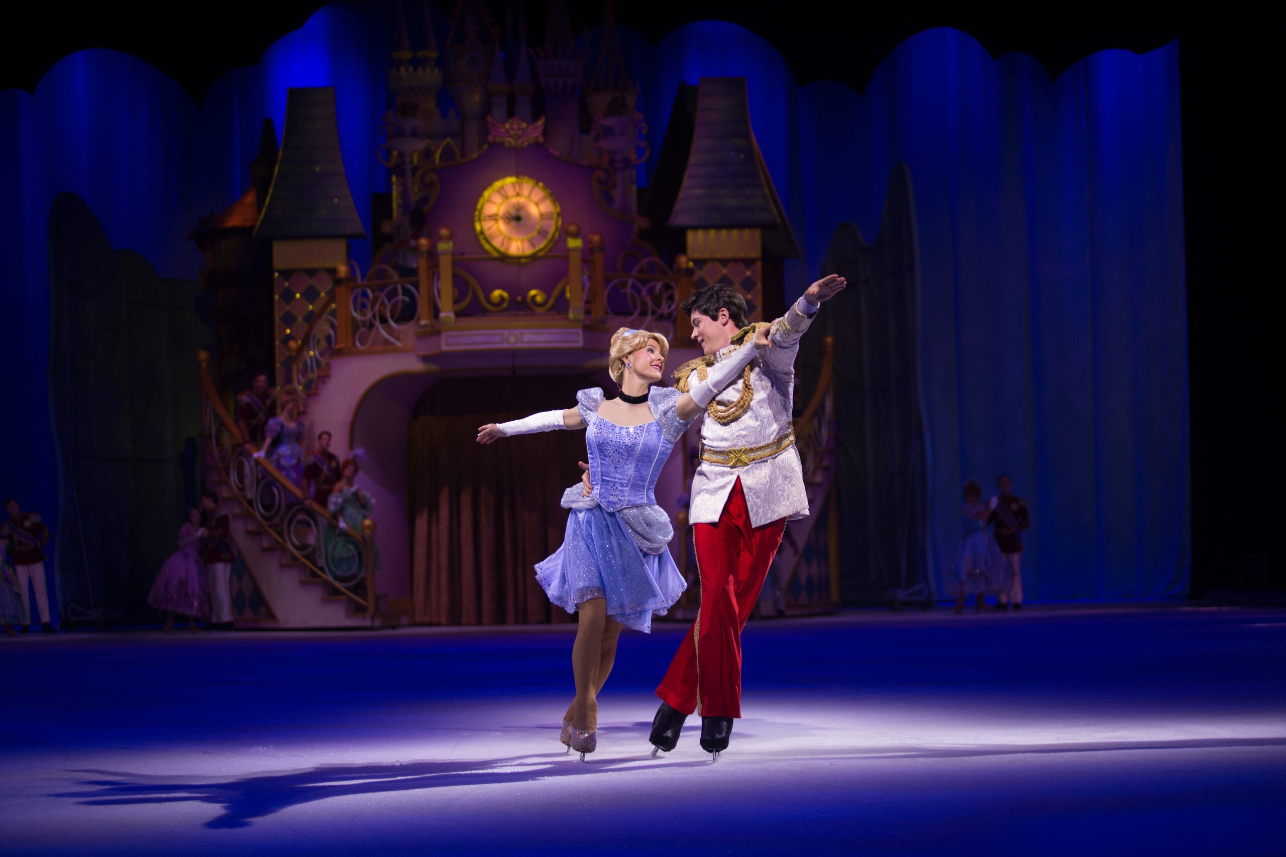 Disney sur glace dans le prince charmant magique