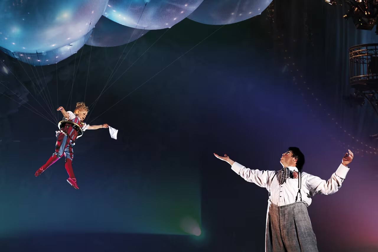 Cirque Du Soleil Corteo Hélium Danse