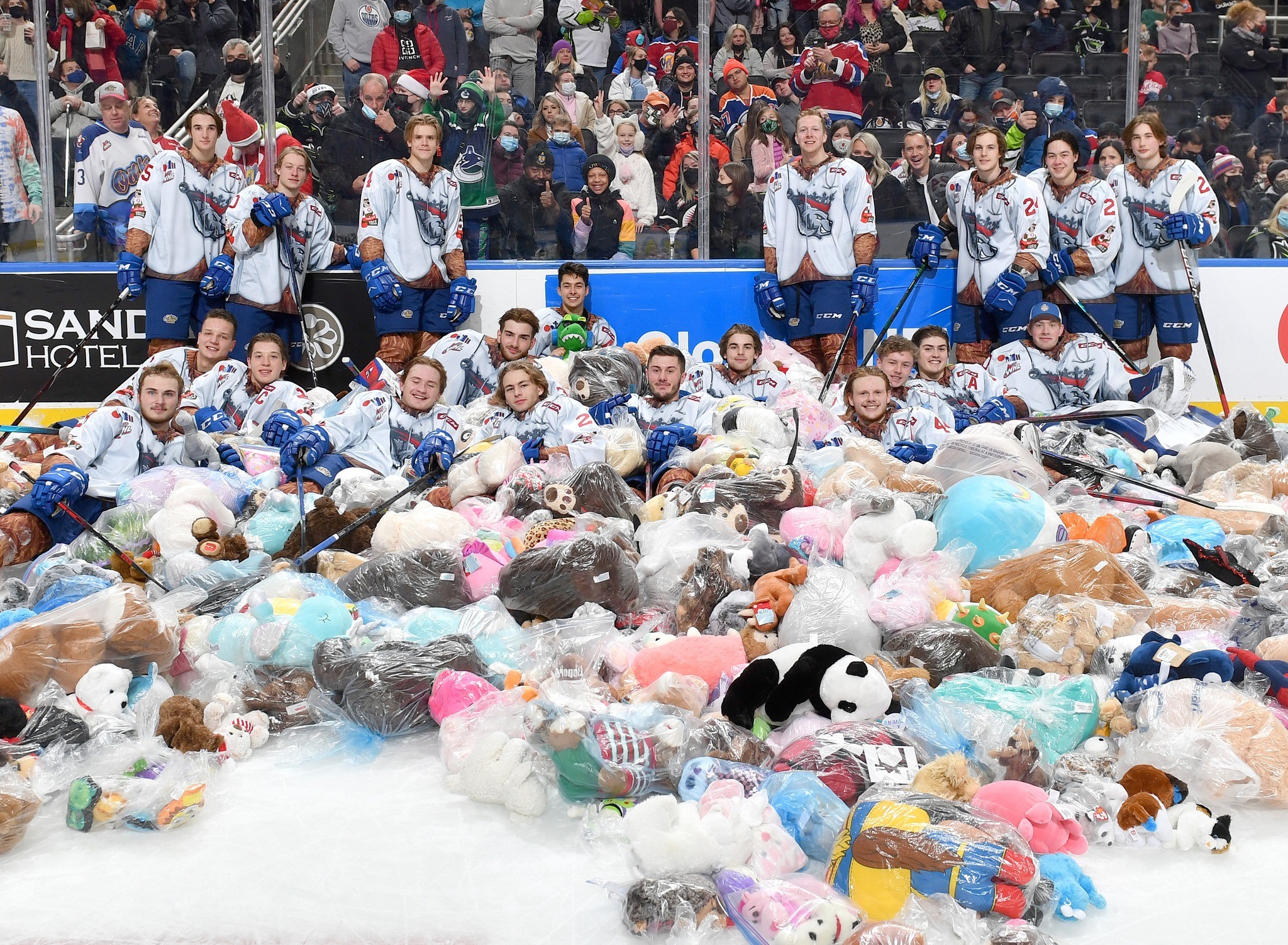 Lançamento de ursinho de pelúcia Edmonton Oil Kings