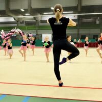 Camps d'été récréatifs de gymnastique rythmique