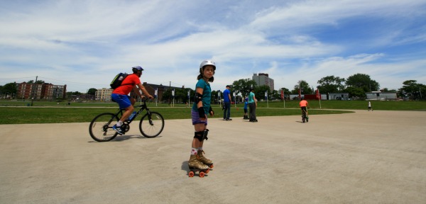 Sommer-Rollschuhlaufen im Oval