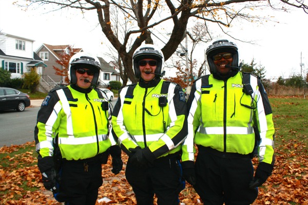 Arbre de la Nouvelle-Écosse pour l'escorte de la police de Boston