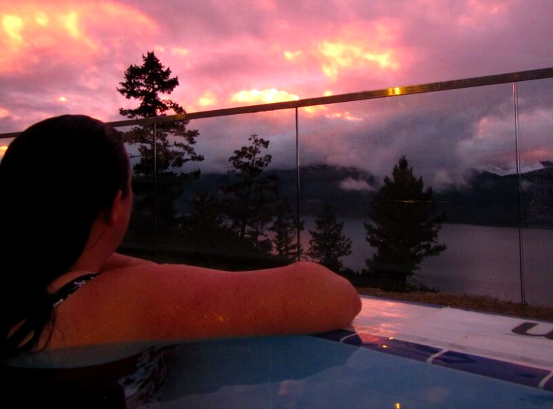 Sparkling_Hill_Infinity_Pool_Helen