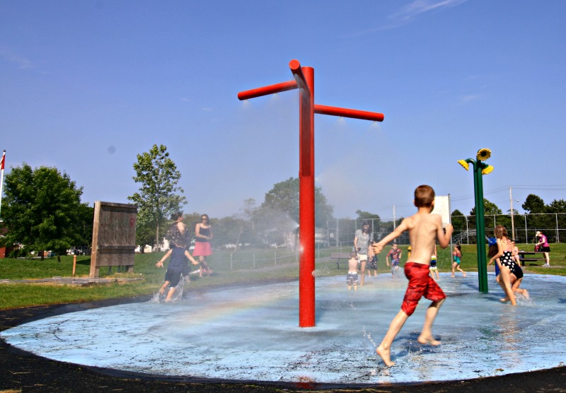 Westmount Splash Pad, Halifax, Nova Scotia, Foto von Helen Earley