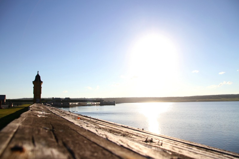 Louisbourg Acorde no passado Foto de Debbie Malaidack