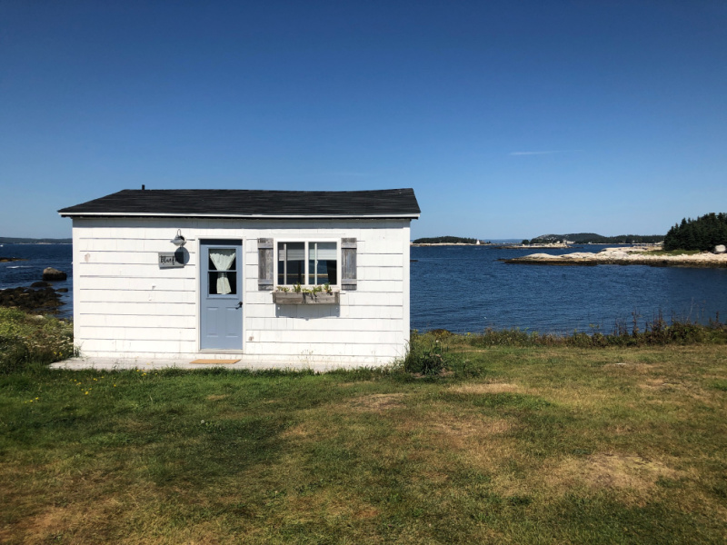 海倫·厄利拍攝的燈塔巷小屋照片，佩吉灣的住宿地點