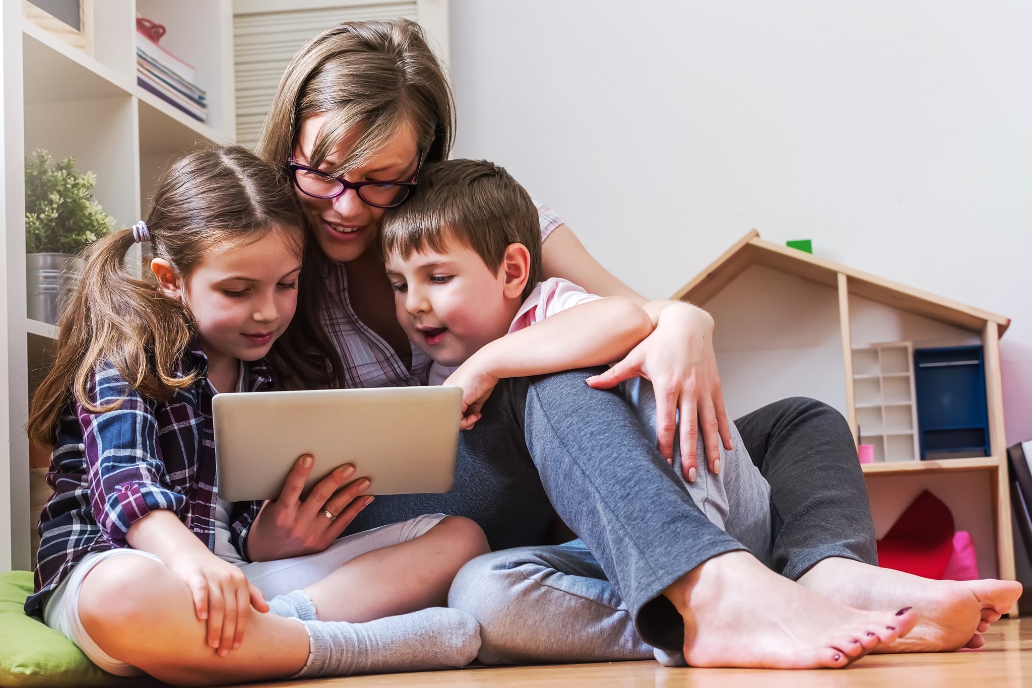 family virtual experience screen time