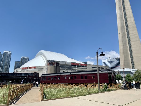 Centro y tren de Rogers