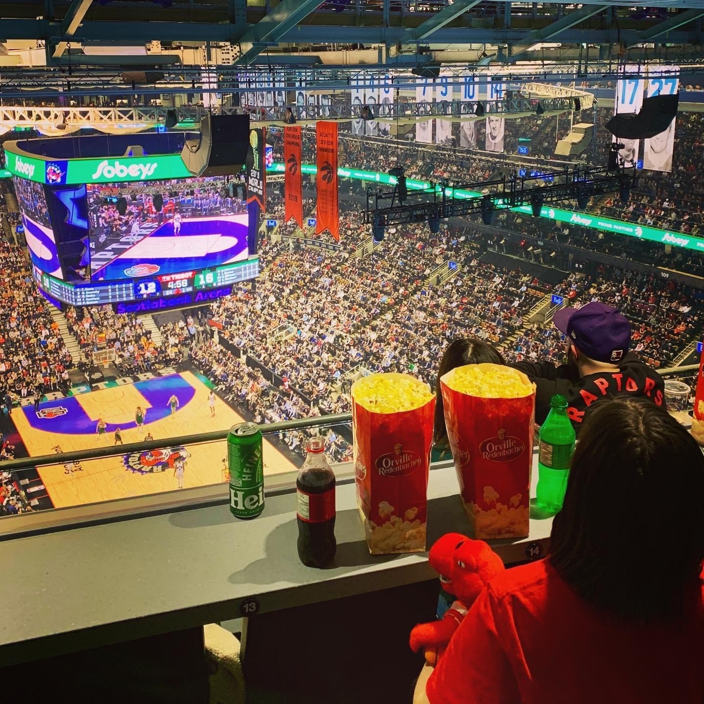 Les Maple Leafs et les Raptors de Toronto sont enfin de retour à la maison !