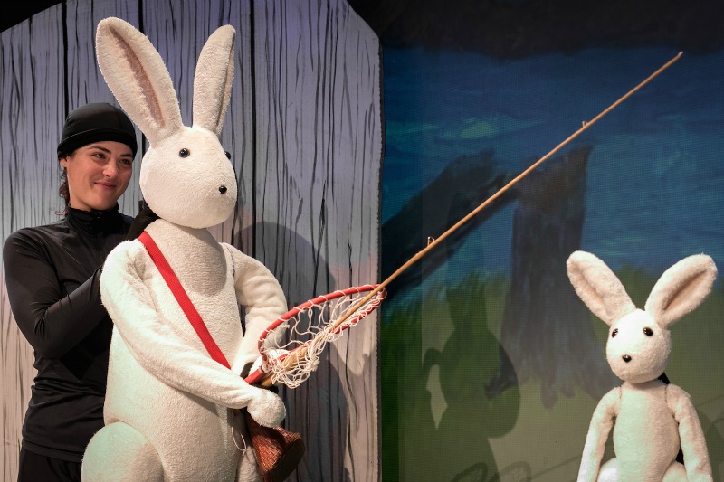 Runaway Bunny apresentado pelo Carousel Theatre for Young People