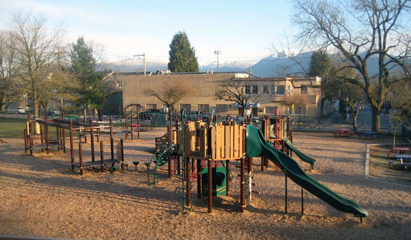 Lord Selkirk Elementary playground - Habitat Systems Inc