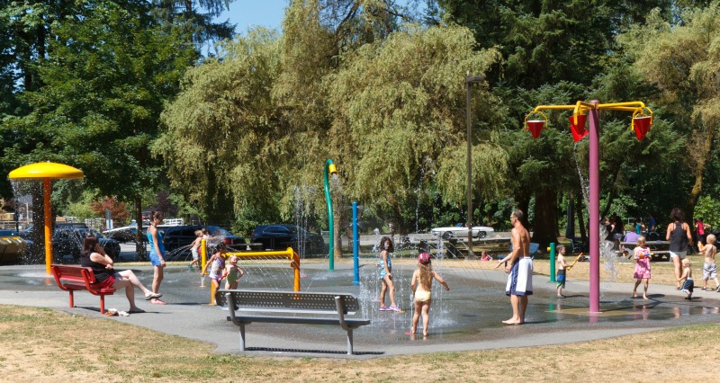 Beste Spielplatz-Wasserpark-Kombinationen: Maple Ridge Park