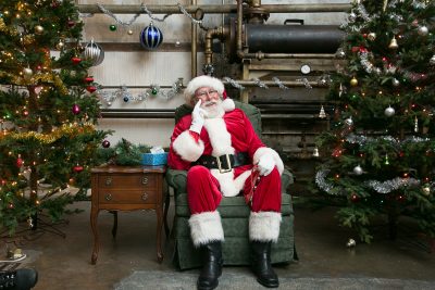Papá Noel en la fábrica de conservas