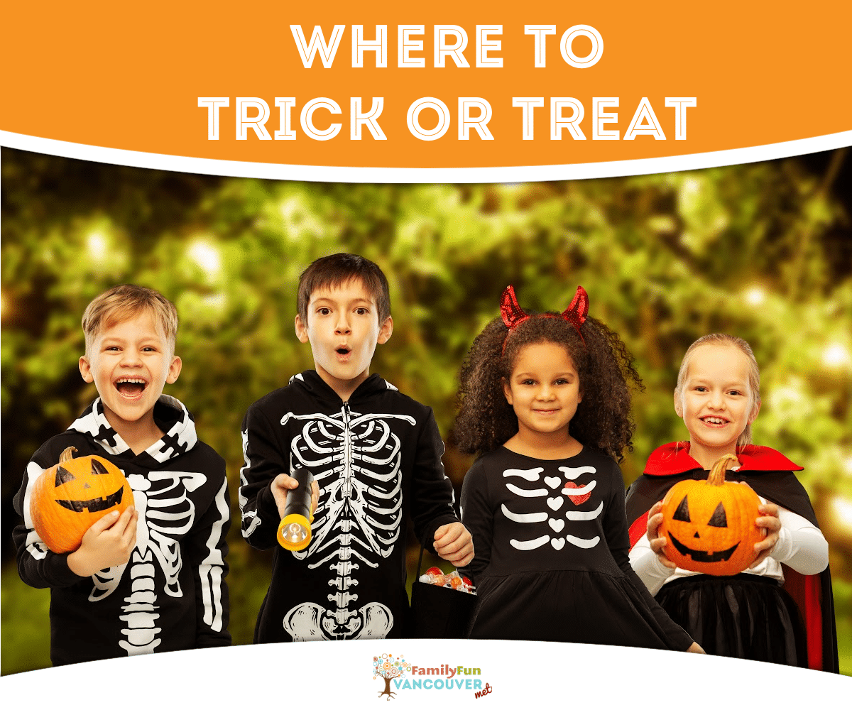 Kids in costume trick or treat