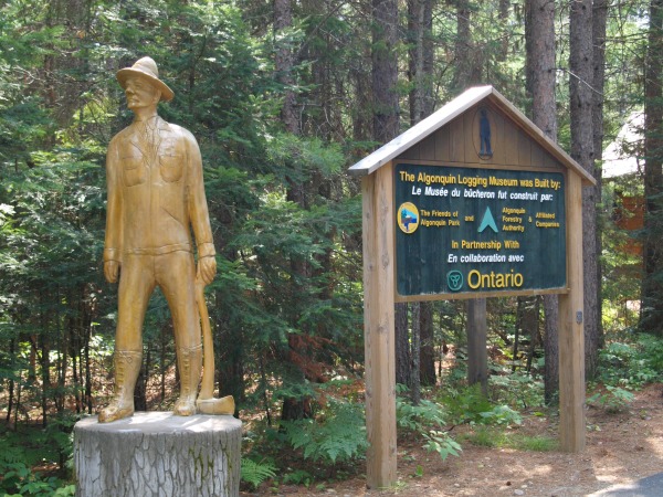 Top-Algonquin-Wanderwege-für-Kinder-Algonquin-Logging-Museum