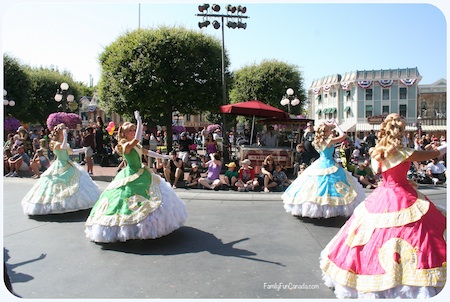 Disneyland_Mickey's_Soundsational_Parade_Princesses