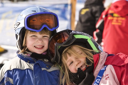 Stations_of_the_Canadian_Rockies_Kids_Ski_Free