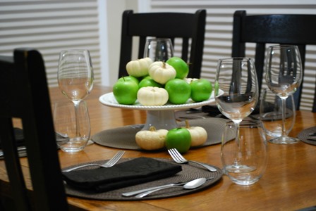 Thanksgiving_Table_apples