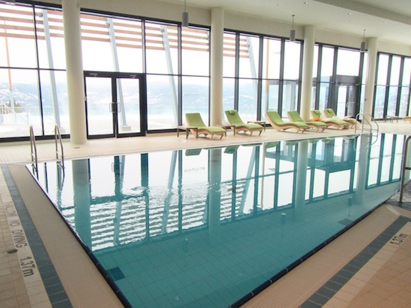 SparklingHill-InfinityPool-Indoor