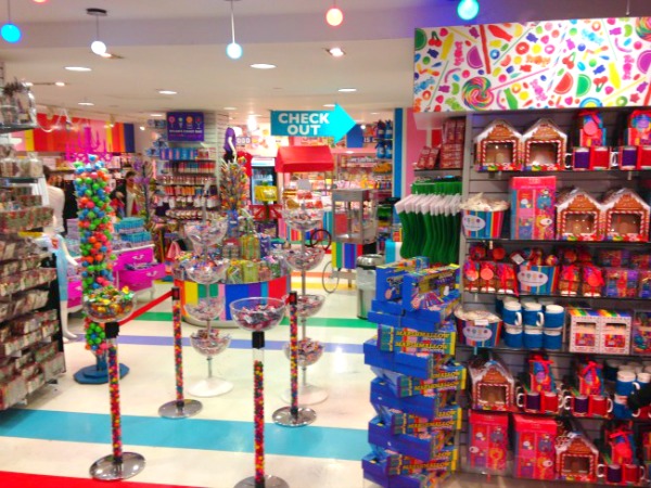 Winter Break in New York - Dylans Candy store
