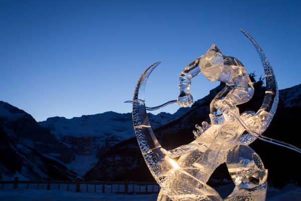 冰魔法节，由 Banff Lake Louise Tourism / Paul Zizka Photography 提供