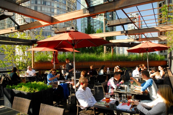 Tastes like Happy: Vacation Coctails at Earls on Robson in Vancouver.
