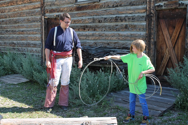 Fort Whoop-Up teaching history Photo credit Sarah Deveau