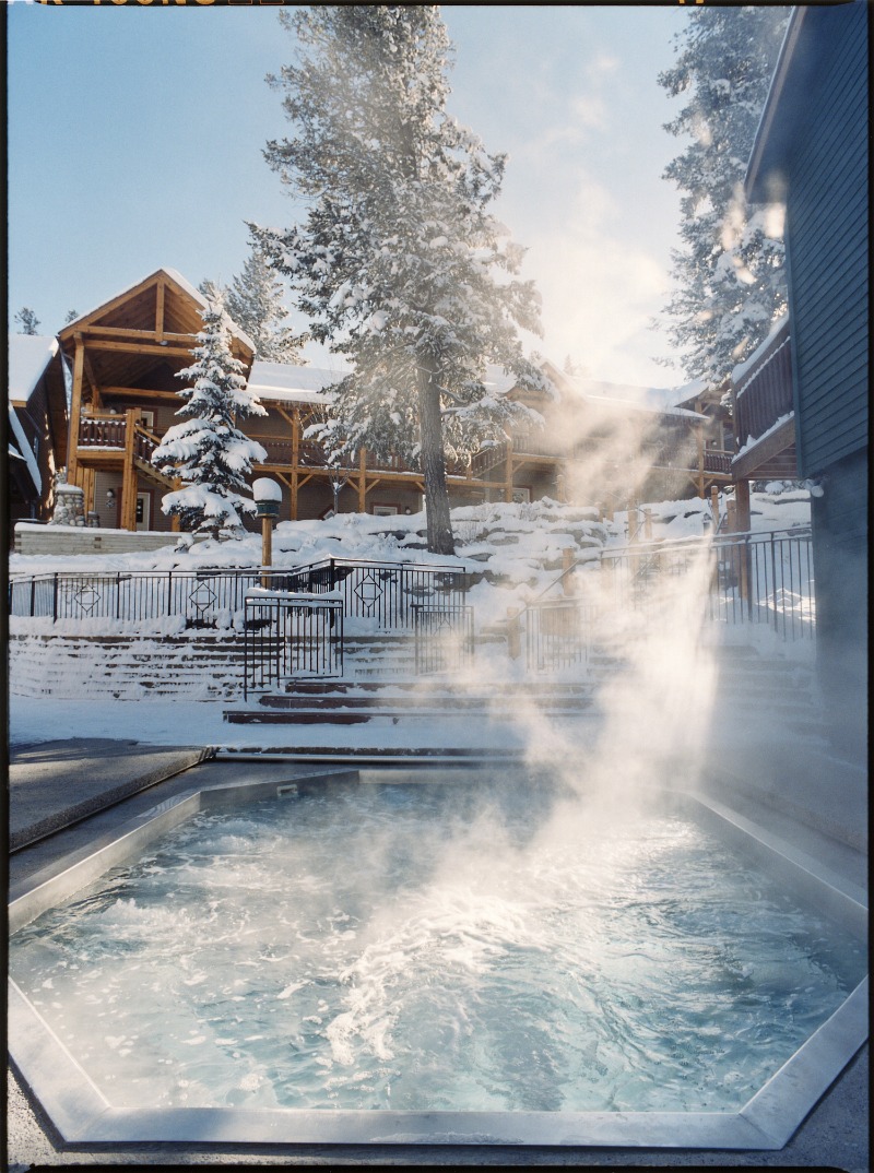 Hot Tub Buffalo Mountain Lodge in Banff