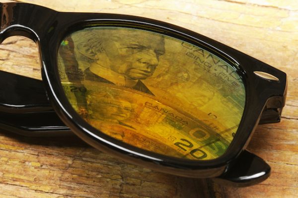 Sinkende Dollar-Deals: Wie Kanadier im Urlaub Geld sparen können