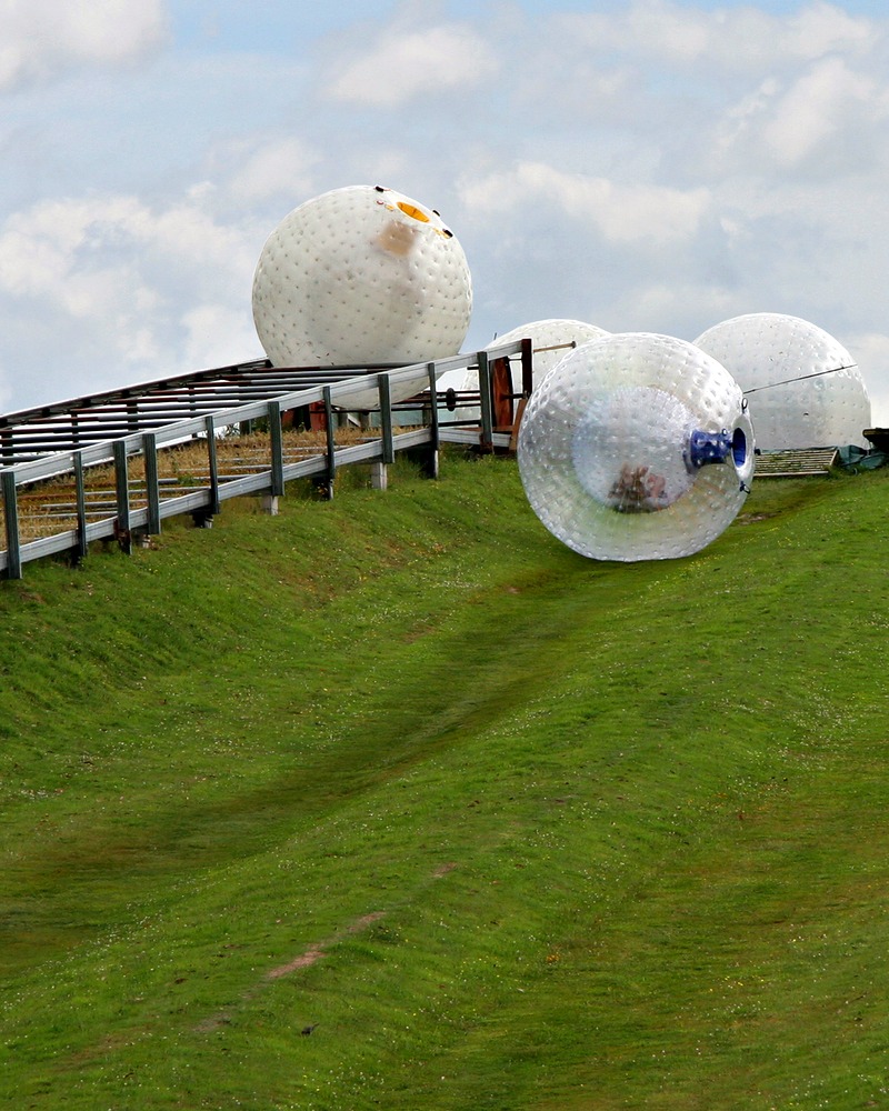 Zorb Balling en bas d'une colline