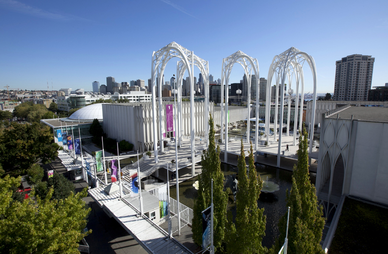 パシフィックサイエンスセンターは、シアトルのミュージアムマンスに参加している美術館のXNUMXつです。 パシフィックサイエンスセンターの画像提供