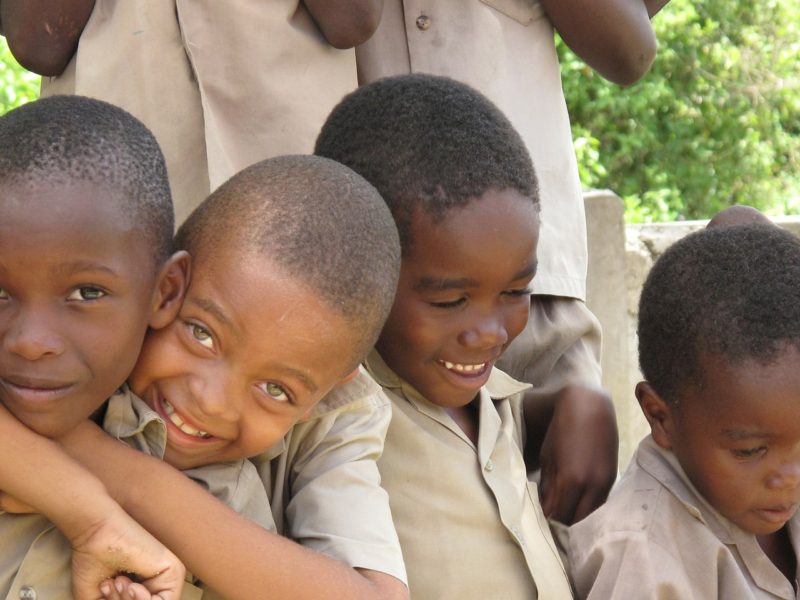 niños-de-escuela-de-jamaica