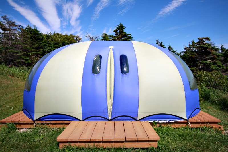 Glamping en La Bulle - The Bubble - en La Salicorne Resort. Las Islas de la Magdalena son un lugar perfecto para unas vacaciones familiares llenas de aventura